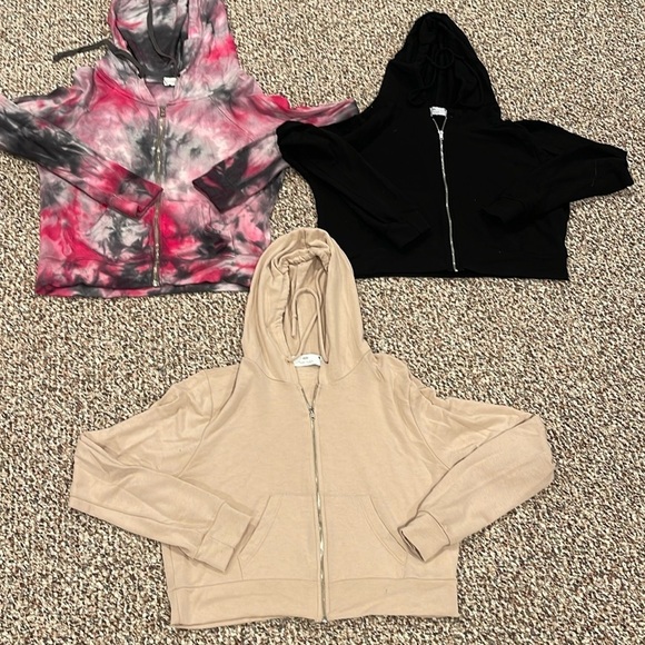 Tops - Boutique Full Zip Cropped hooded Sweatshirts!!!